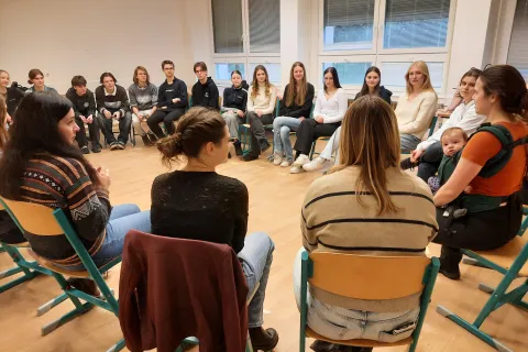 Mezinárodní programy - partnerská bavorská škola Gars am Inn v Praze – fotka 1
